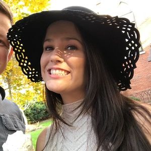 Meet your Posher, Jenna